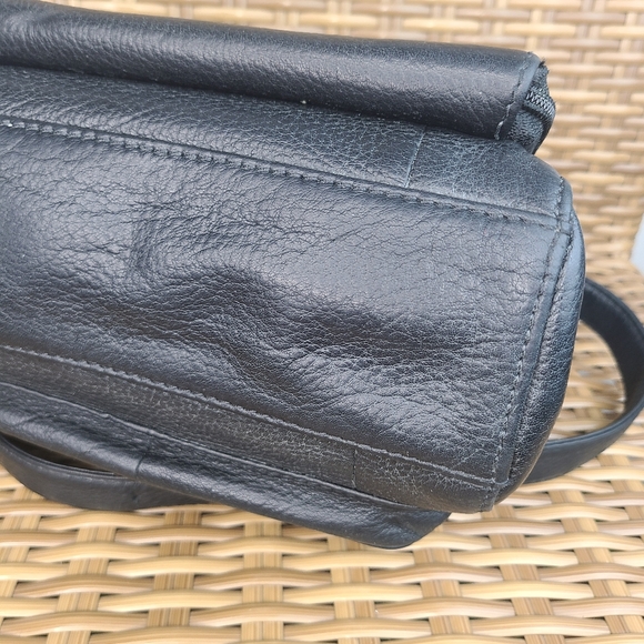 Fossil Black Leather Crossbody Shoulder Purse Bag Adjustable Strap - Picture 9 of 16